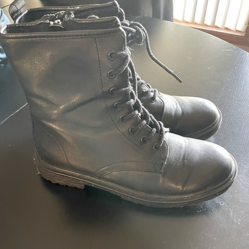 MUDD Monti Black Fashion Ankle Lace Up Women Lug Sole Combat Boot Shoe 7 Goth